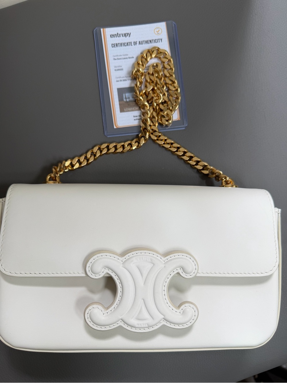 CELINE
WHITE SHINY CALFSKIN TRIOMPHE GOLD CHAIN SHOULDER - Picture 12 of 12